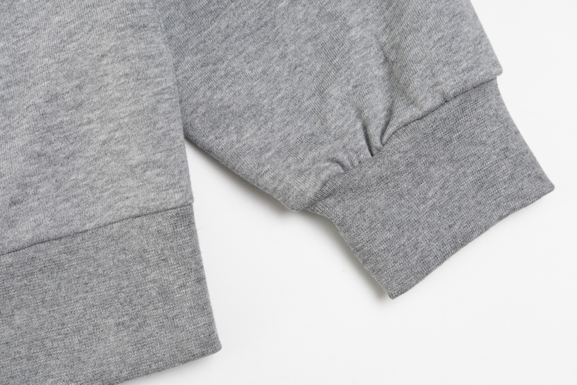 【GUCCI  公式旗艦店】グッチ  パーカー スウェットご好評に付き再入荷！250110