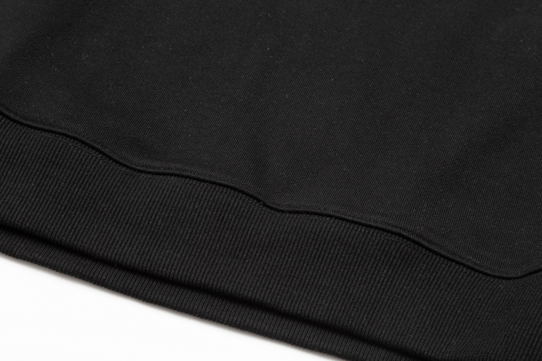 【GUCCI  公式旗艦店】グッチ  パーカー スウェットご好評に付き再入荷！250110