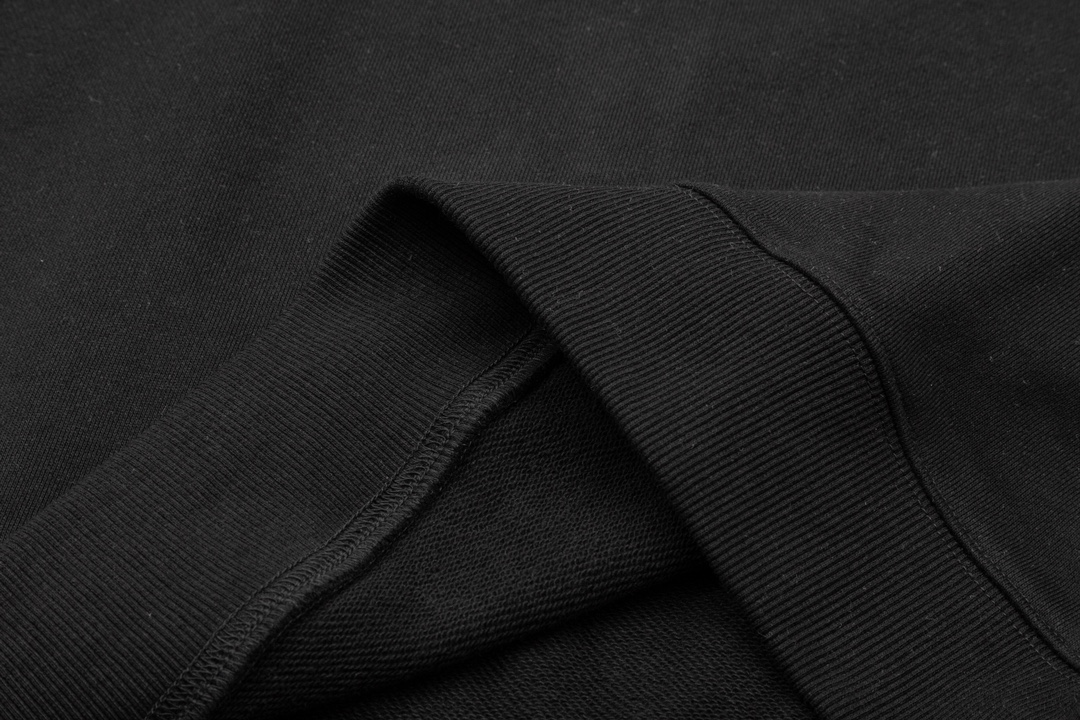 【GUCCI  公式旗艦店】グッチ  パーカー スウェットご好評に付き再入荷！250110