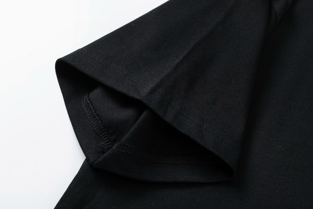 【BALENCIAGA 公式旗艦店】 バレンシアガ   Tシャツ ご好評に付き再入荷！250210