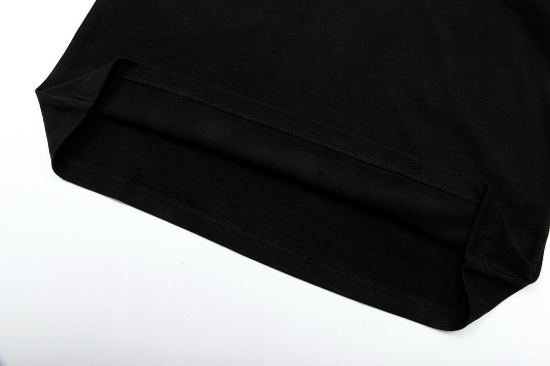 【DIOR 公式旗艦店】ディオール   Tシャツ ご好評に付き再入荷 250210