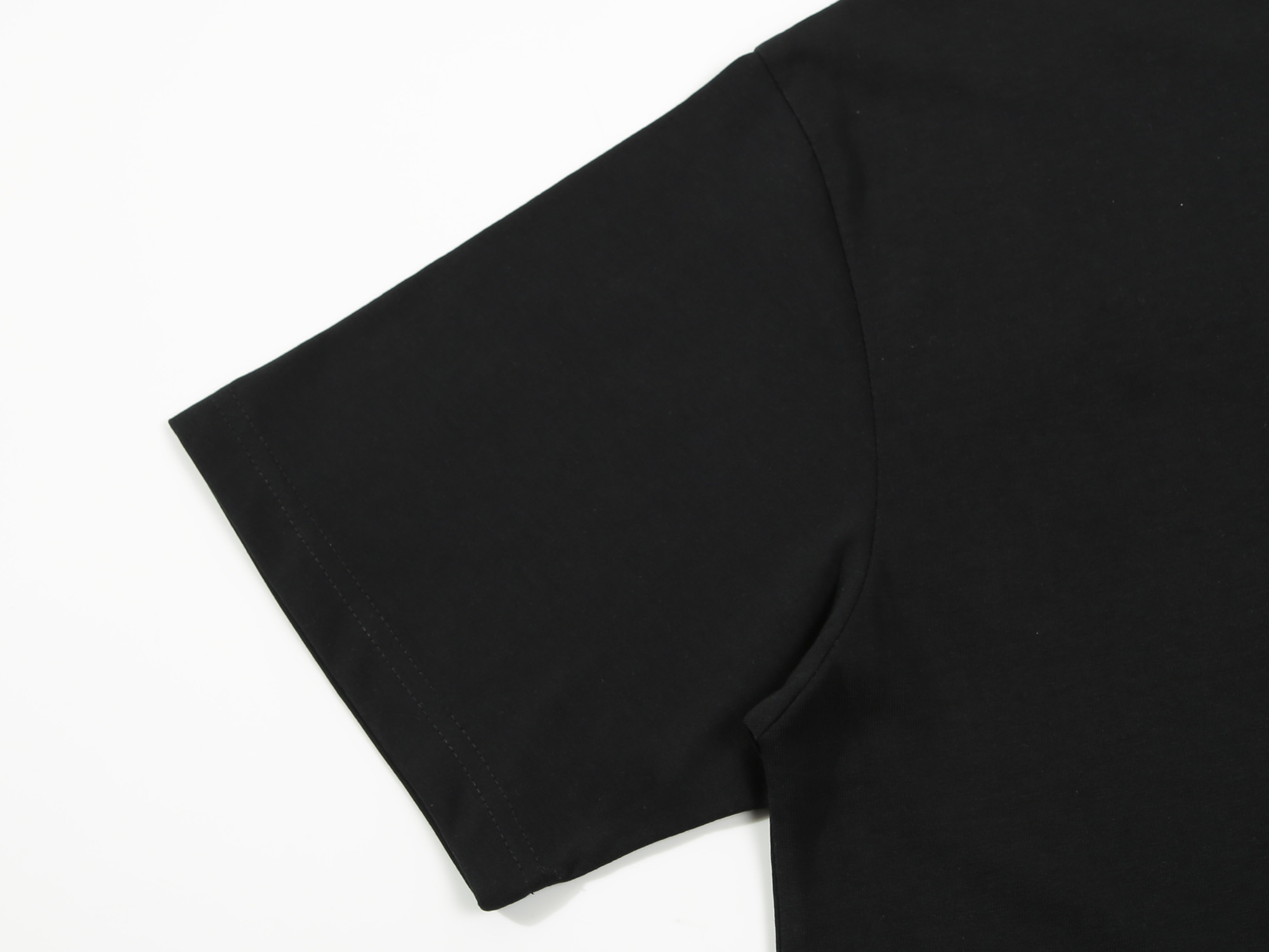 【DIOR 公式旗艦店】ディオール   Tシャツ ご好評に付き再入荷 250210