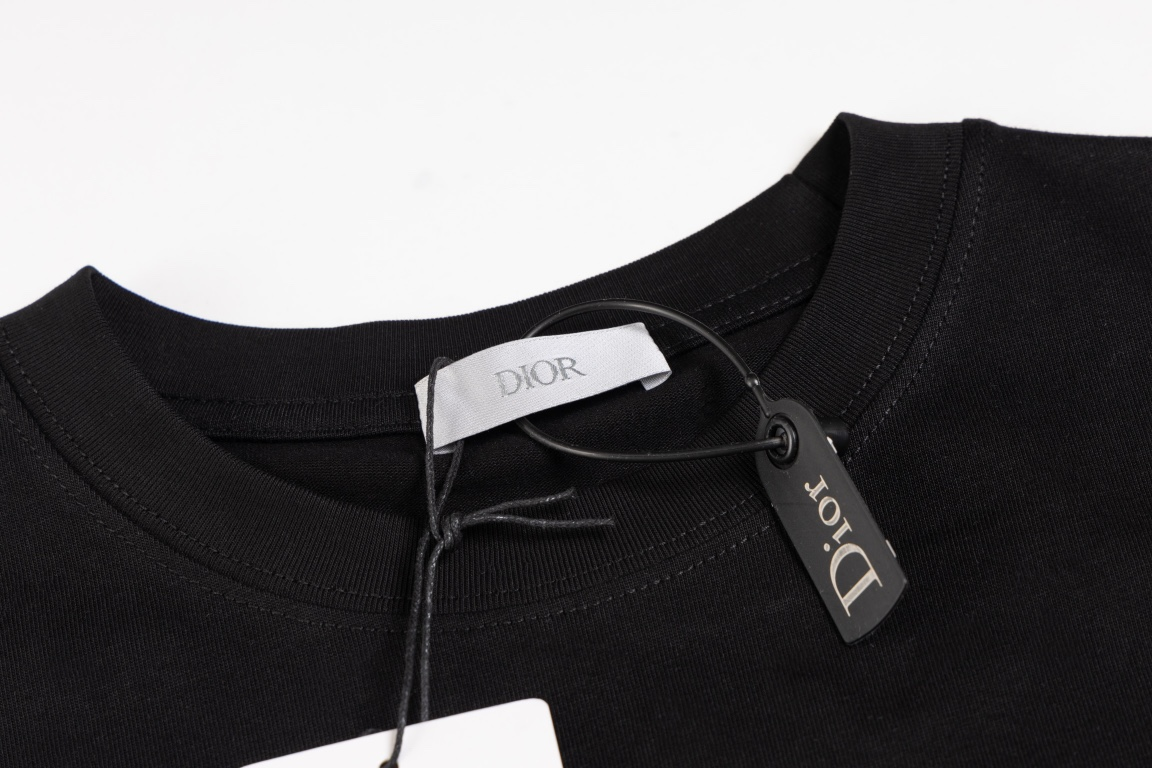 【DIOR 公式旗艦店】ディオール   Tシャツ ご好評に付き再入荷 250210