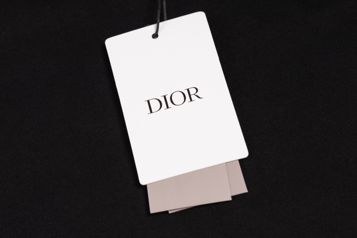 【DIOR 公式旗艦店】ディオール   Tシャツ ご好評に付き再入荷 250210