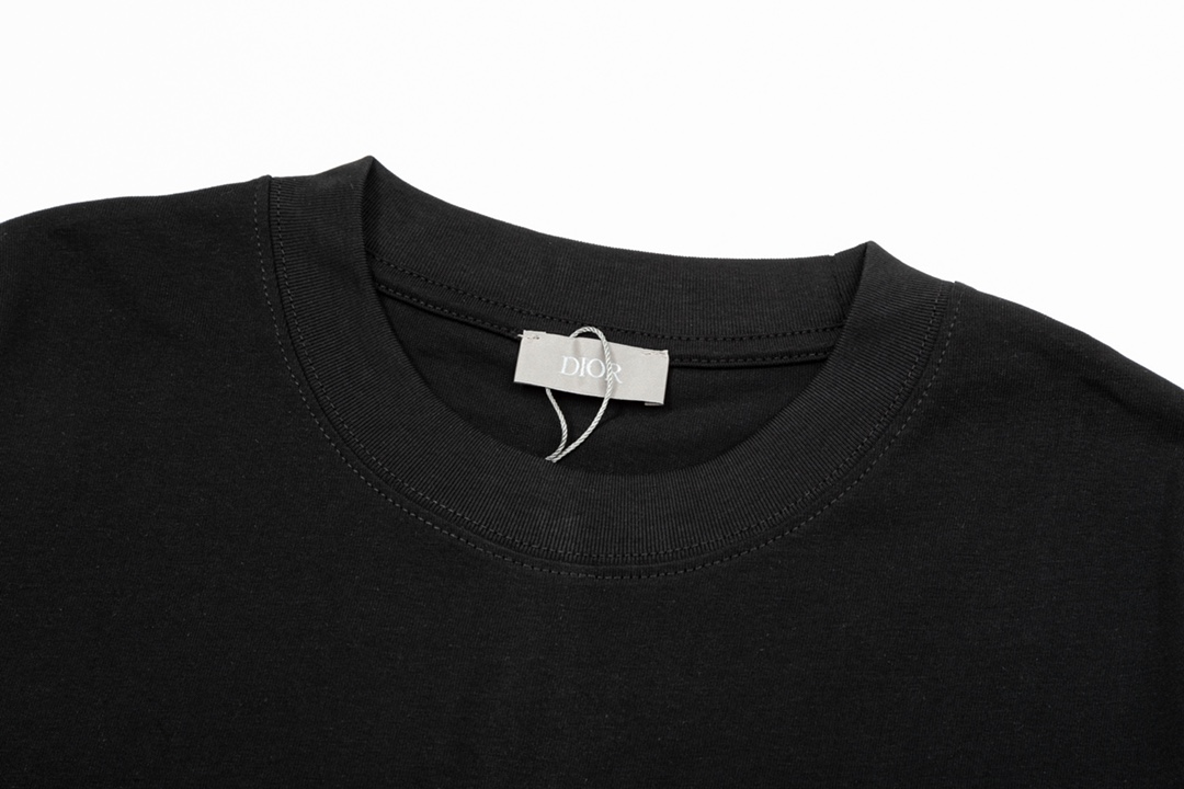 【DIOR 公式旗艦店】ディオール   Tシャツ ご好評に付き再入荷 250210
