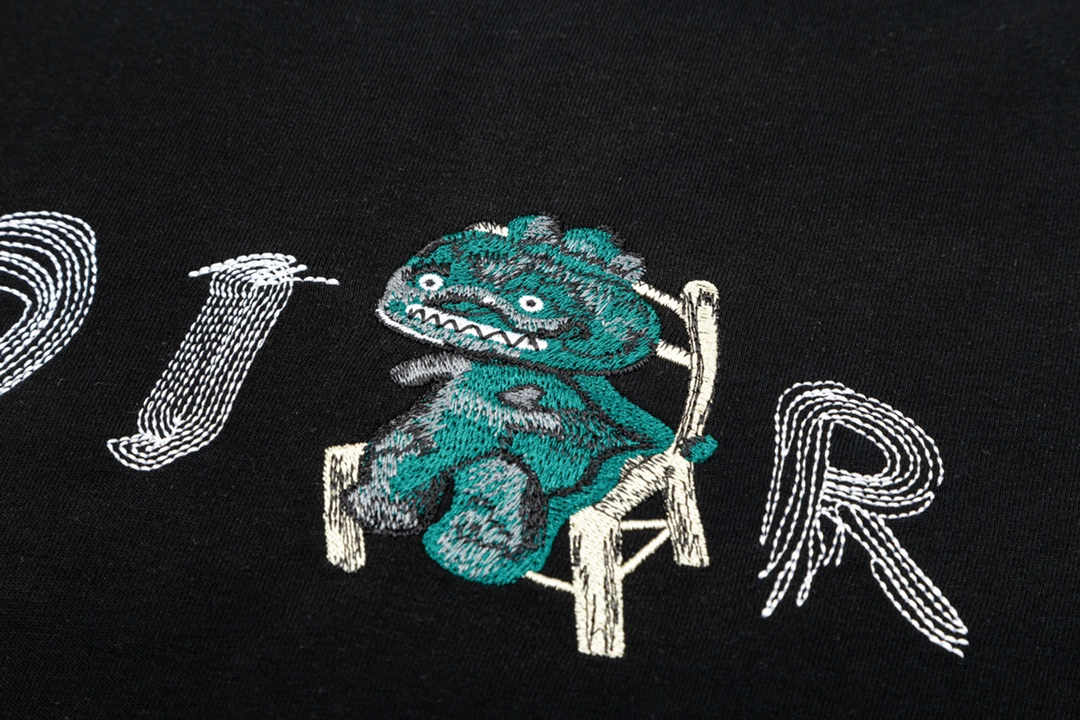 【DIOR 公式旗艦店】ディオール   Tシャツ ご好評に付き再入荷 250210