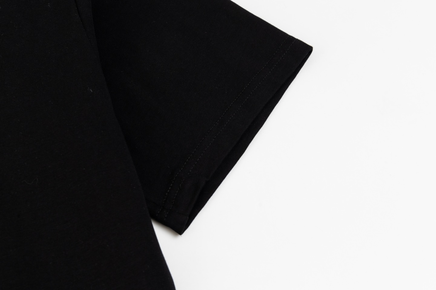 LV【LOUIS VUITTON  公式旗艦店】ルイヴィトン   Tシャツ ご好評に付き再入荷！250211