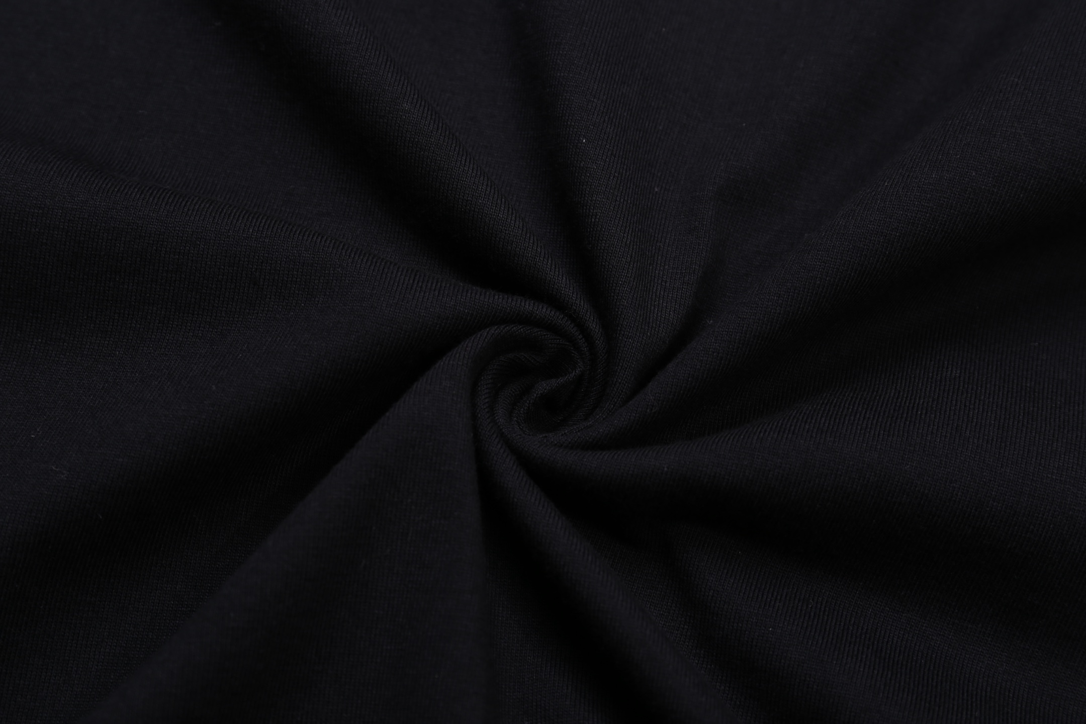 【BURBERRY  公式旗艦店】バーバリー  Tシャツ ご好評に付き再入荷 250211