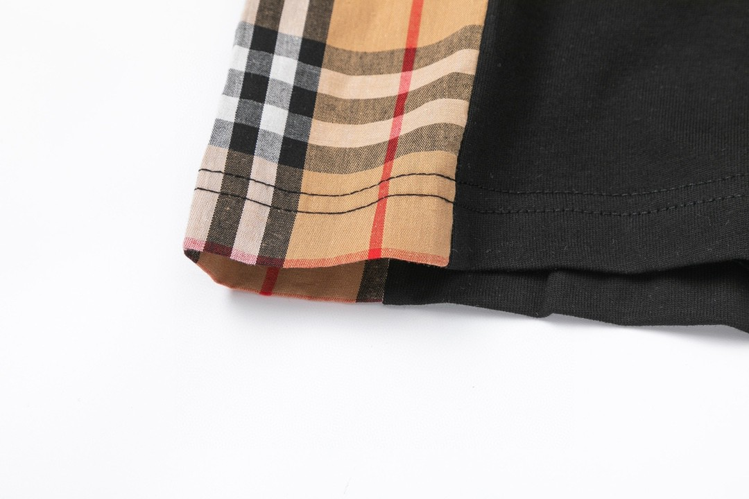 【BURBERRY  公式旗艦店】バーバリー  Tシャツ ご好評に付き再入荷 250211