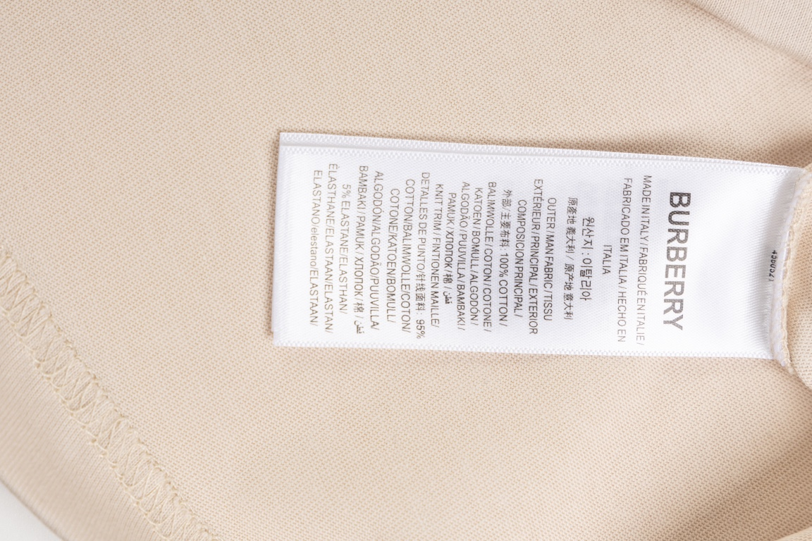 【BURBERRY  公式旗艦店】バーバリー  Tシャツ ご好評に付き再入荷 250211