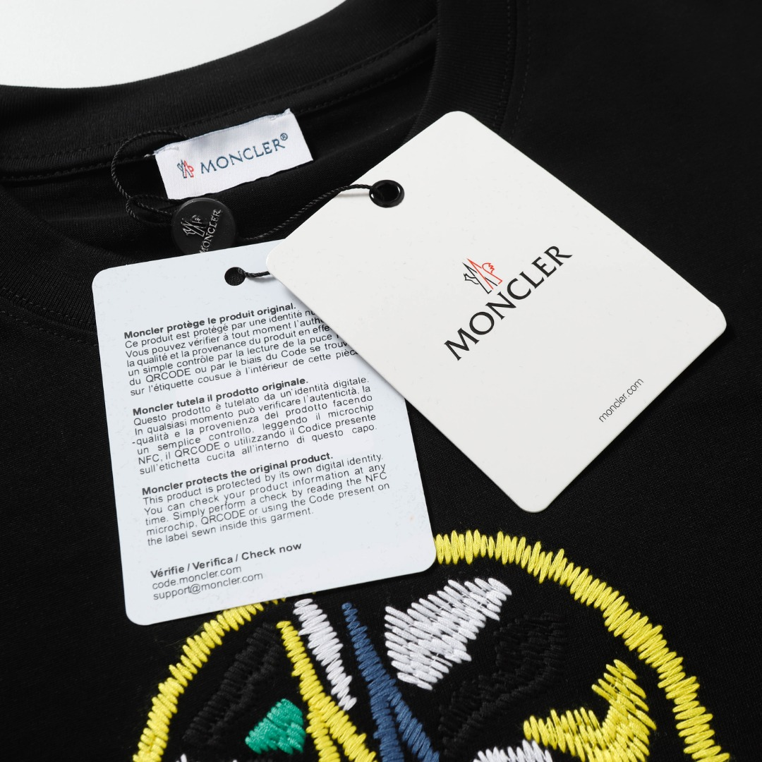 【MONCLER  公式旗艦店】モンクレール   Tシャツご好評に付き再入荷！250212