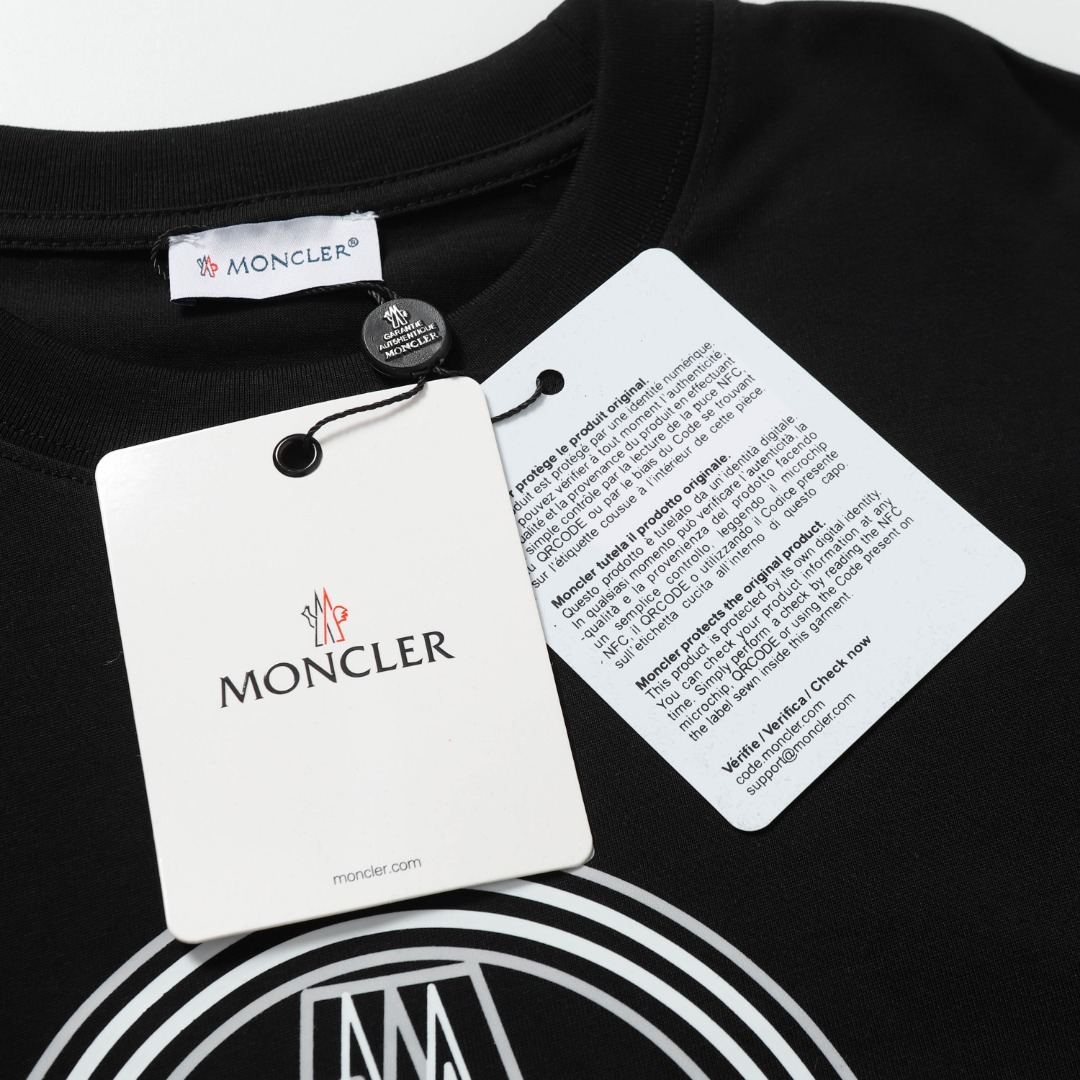 【MONCLER  公式旗艦店】モンクレール   Tシャツご好評に付き再入荷！250212