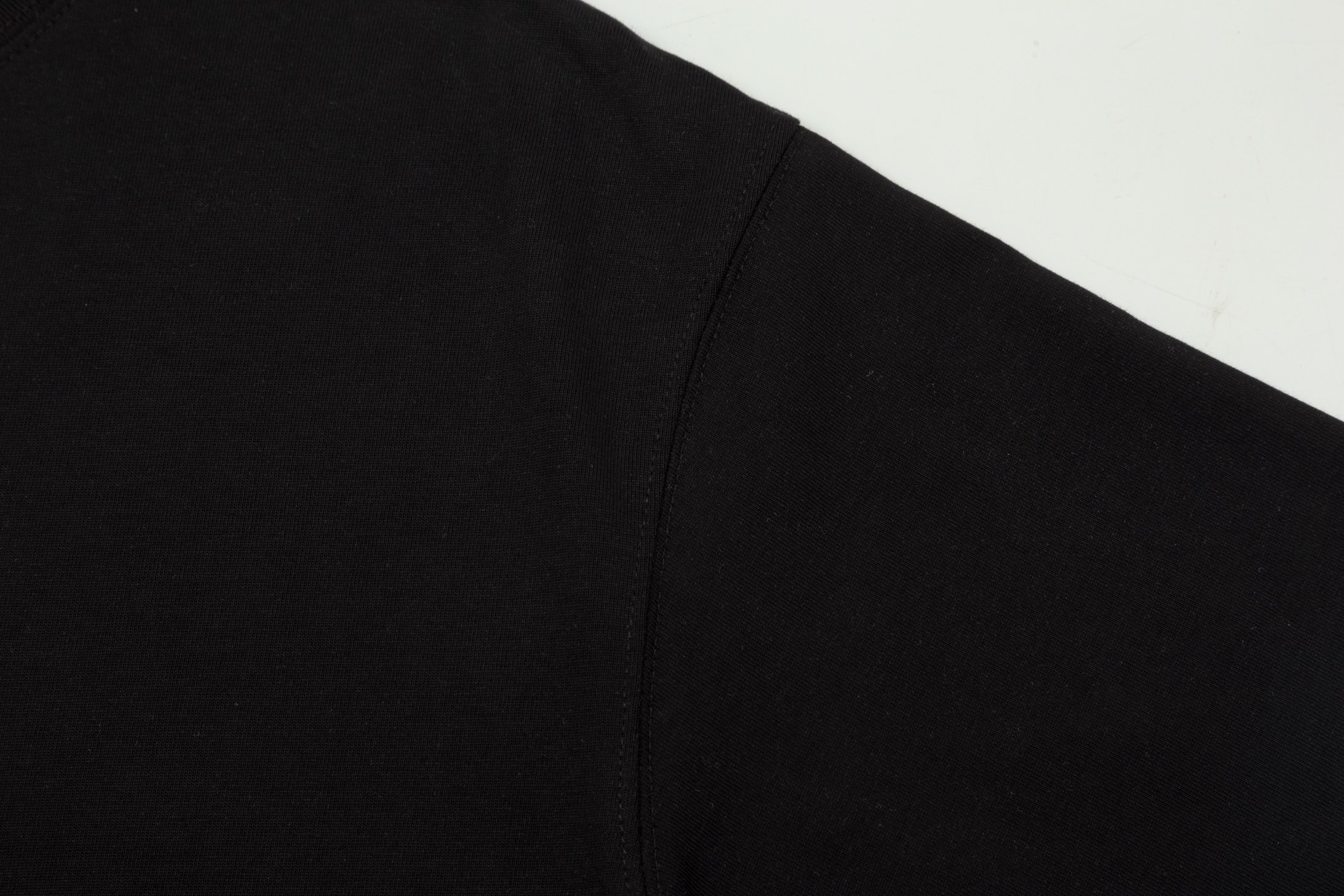 【MONCLER  公式旗艦店】モンクレール   Tシャツご好評に付き再入荷！250212