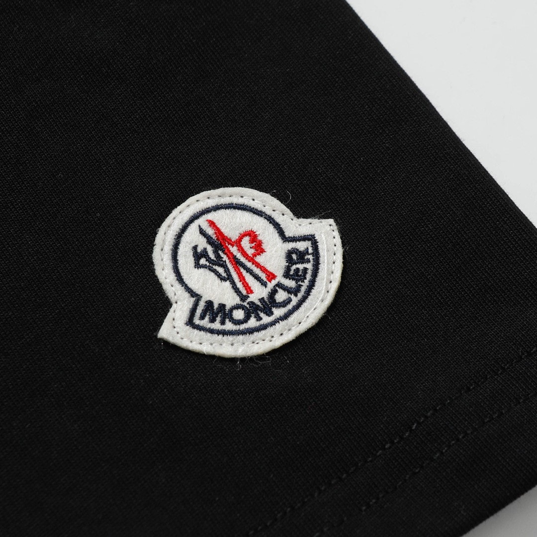 【MONCLER  公式旗艦店】モンクレール   Tシャツご好評に付き再入荷！250212