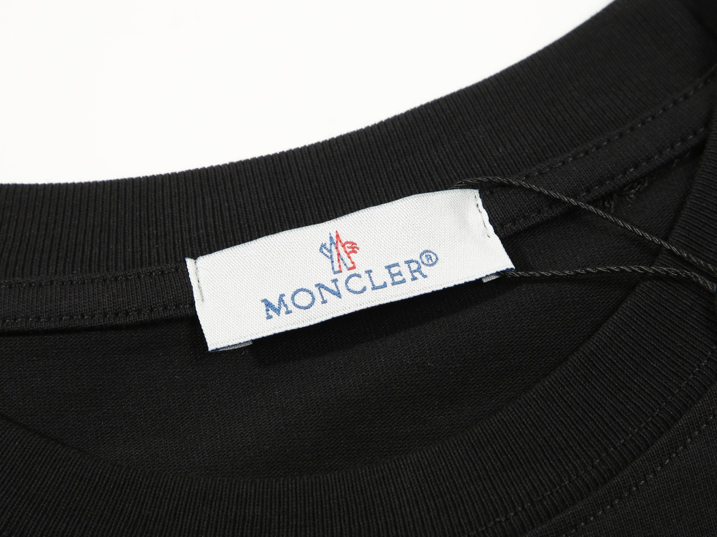 【MONCLER  公式旗艦店】モンクレール   Tシャツご好評に付き再入荷！250212