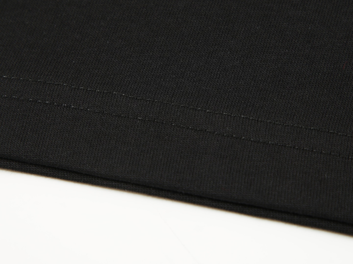 【MONCLER  公式旗艦店】モンクレール   Tシャツご好評に付き再入荷！250212