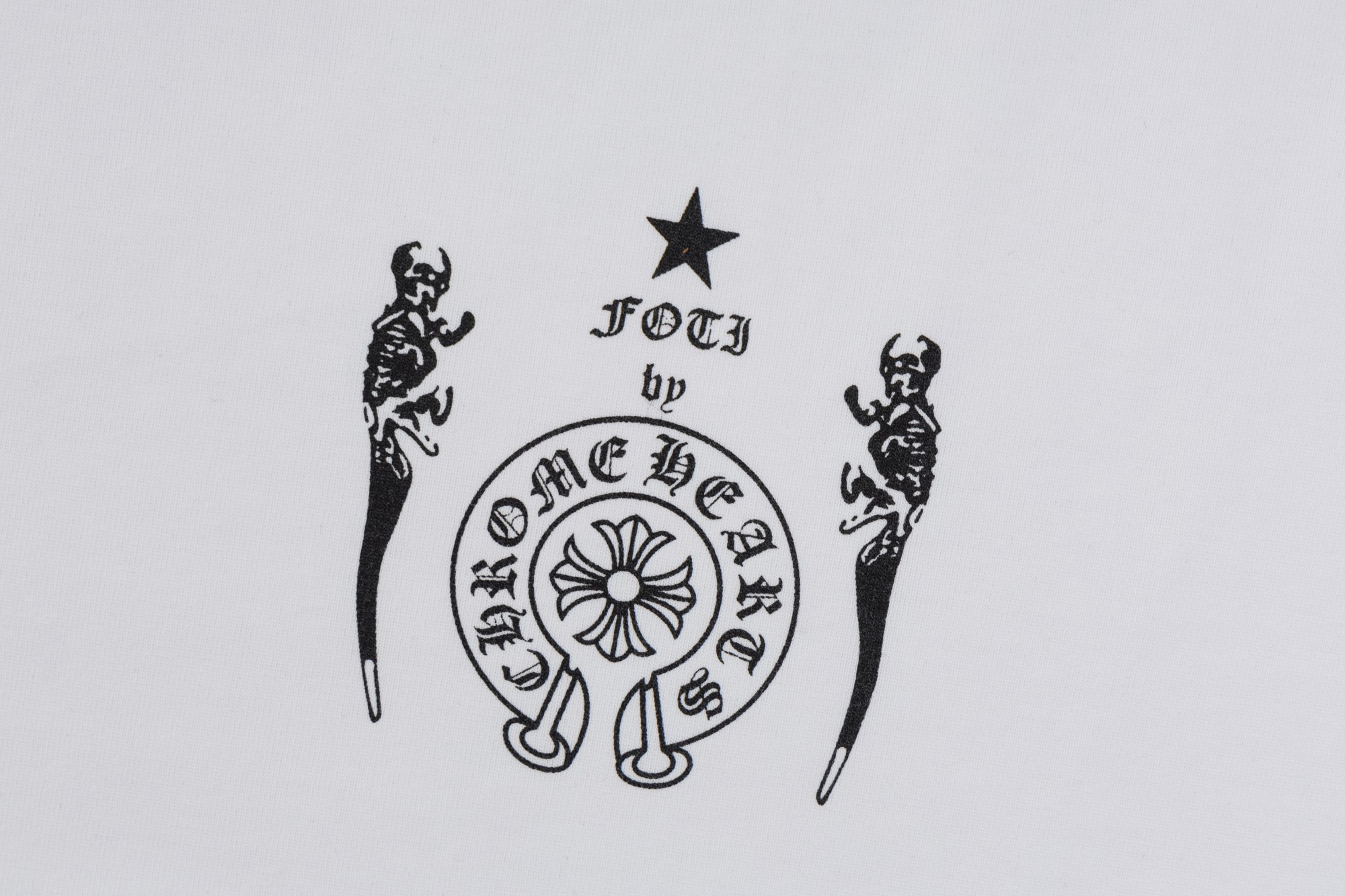 【CHROME HEARTS  公式旗艦店】クロムハーツ    Tシャツご好評に付き再入荷！250212