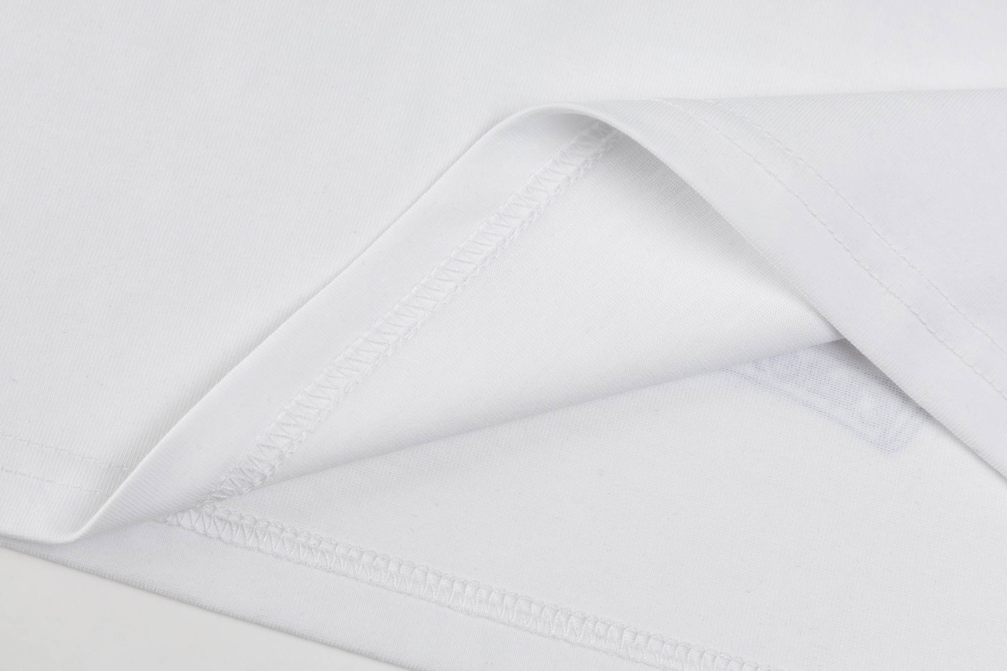 【CHROME HEARTS  公式旗艦店】クロムハーツ    Tシャツご好評に付き再入荷！250212