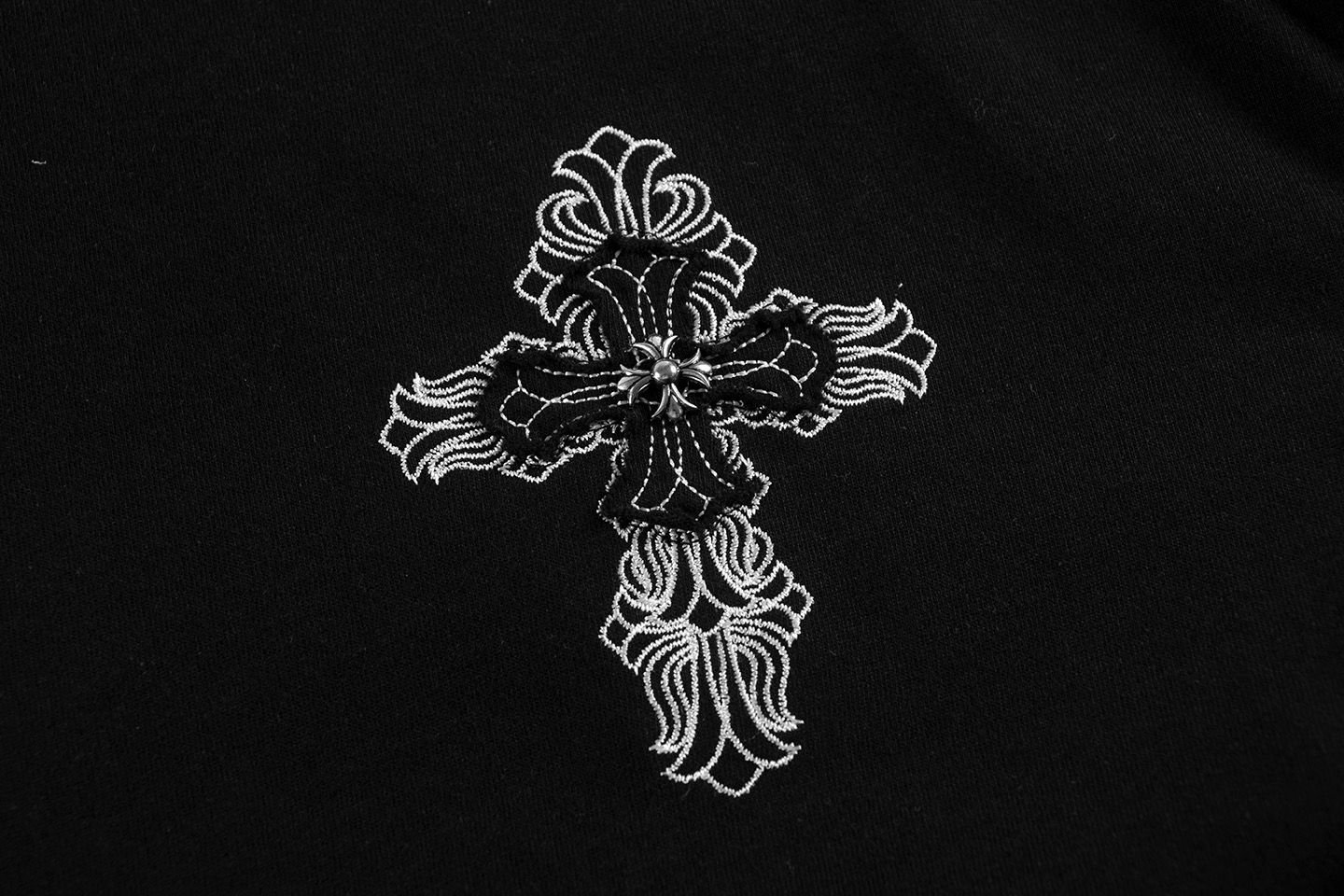 【CHROME HEARTS  公式旗艦店】クロムハーツ    Tシャツご好評に付き再入荷！250212