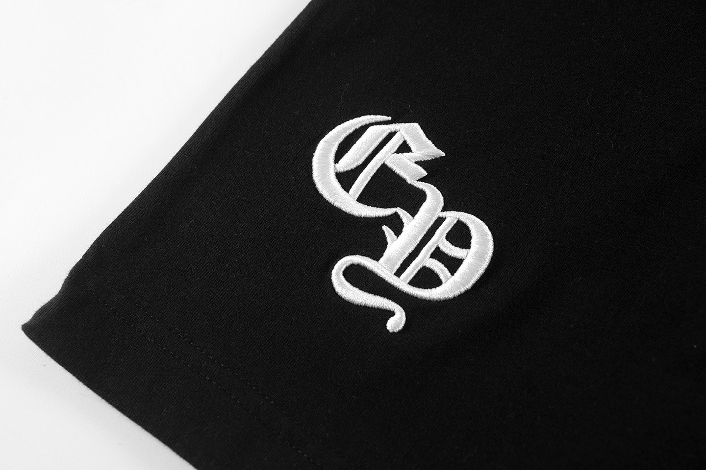 【CHROME HEARTS  公式旗艦店】クロムハーツ    Tシャツご好評に付き再入荷！250212