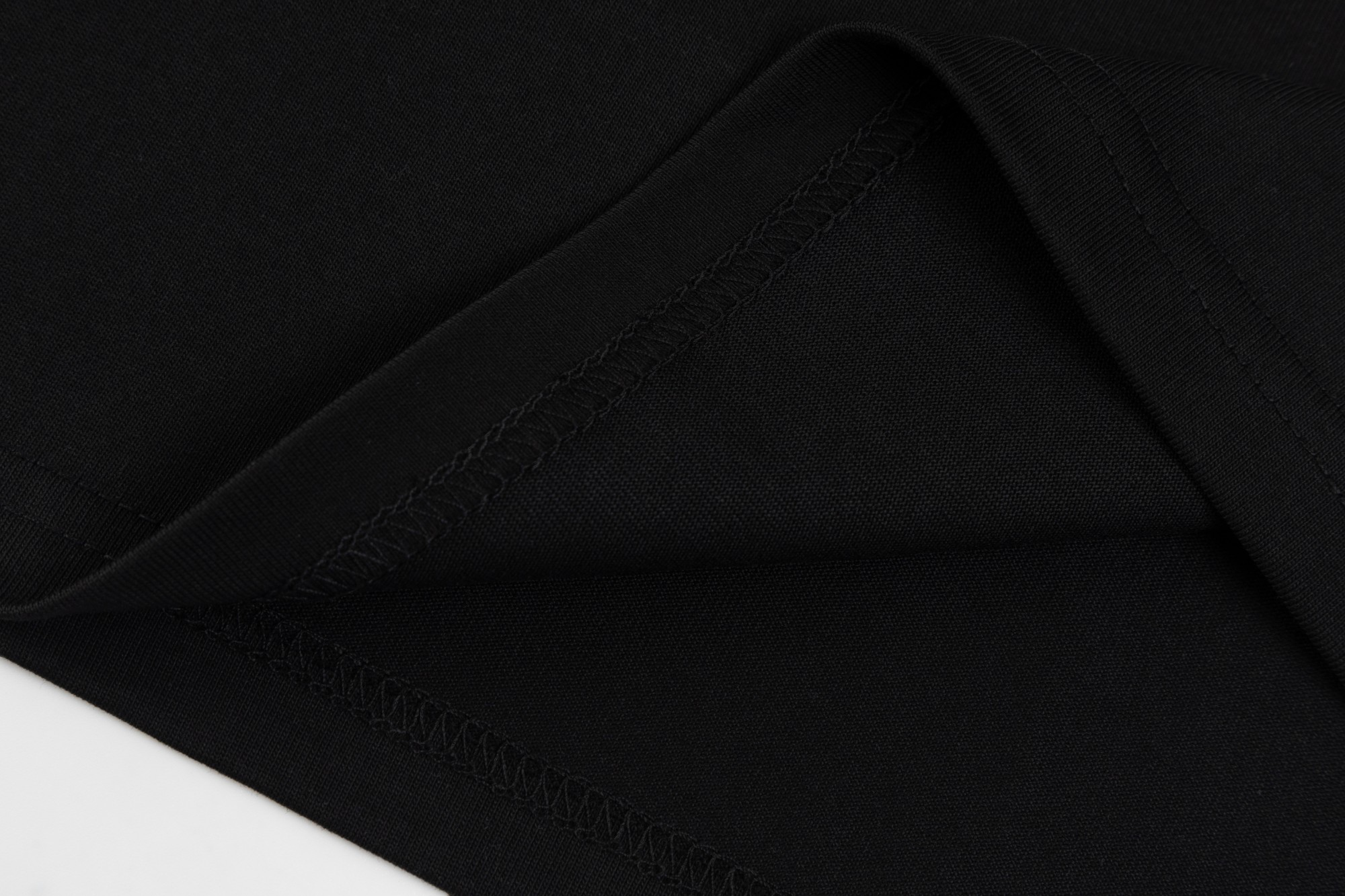 【CHROME HEARTS  公式旗艦店】クロムハーツ    Tシャツご好評に付き再入荷！250212