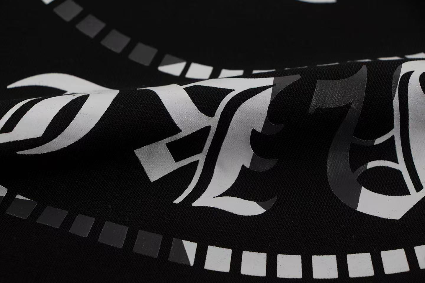 【CHROME HEARTS  公式旗艦店】クロムハーツ    Tシャツご好評に付き再入荷！250212