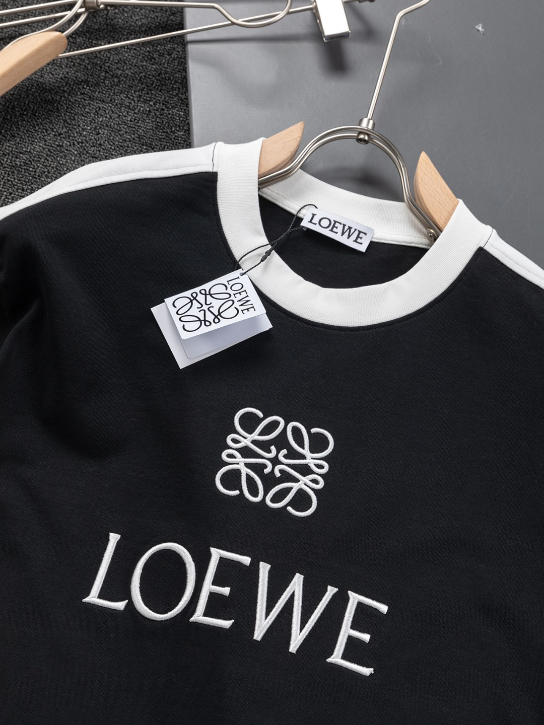 【LOEWE 公式旗艦店】ロエベ   Tシャツ ご好評に付き再入荷！250213