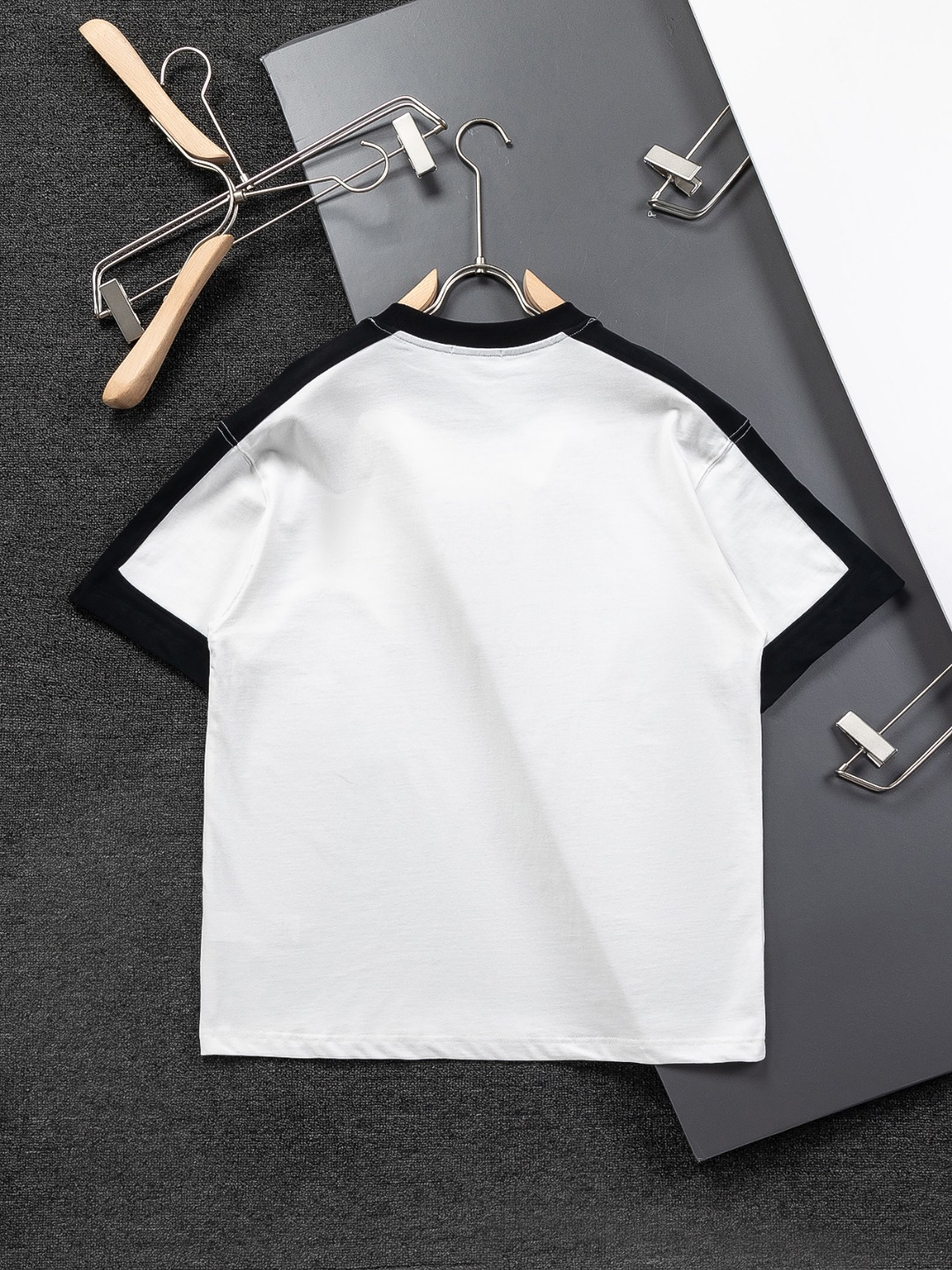 【LOEWE 公式旗艦店】ロエベ   Tシャツ ご好評に付き再入荷！250213