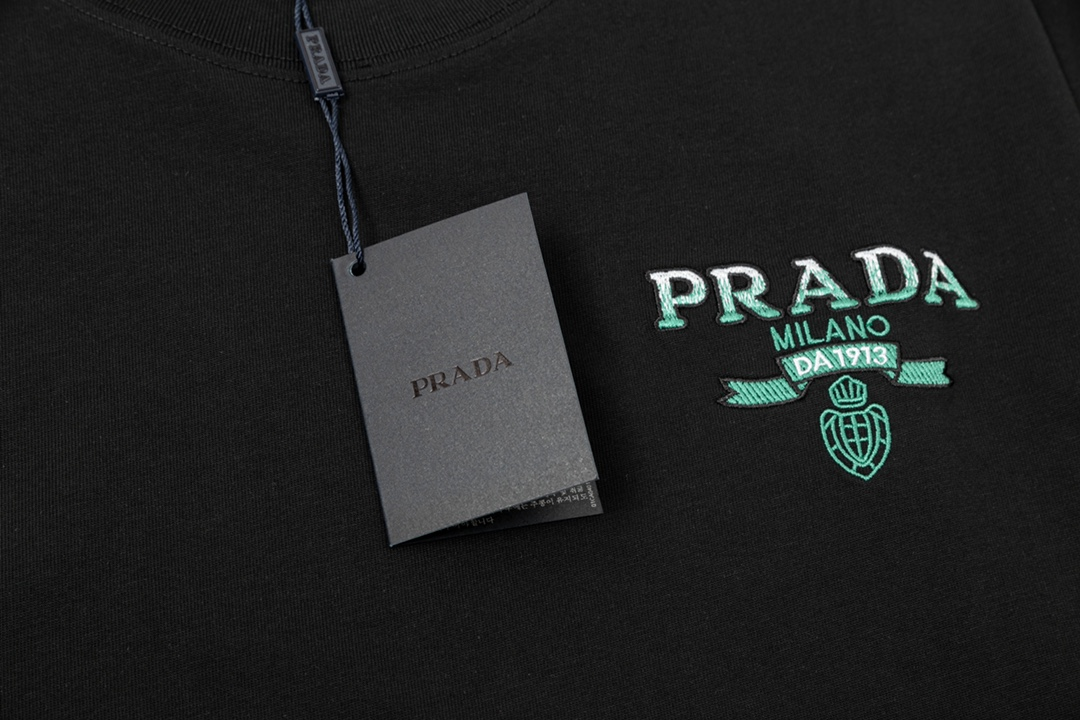 【PRADA 公式旗艦店】プラダ    Tシャツご好評に付き再入荷！ 250213