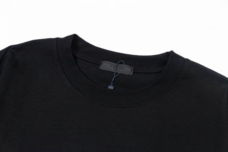 【PRADA  公式旗艦店】プラダ  Tシャツ ご好評に付き再入荷！250213