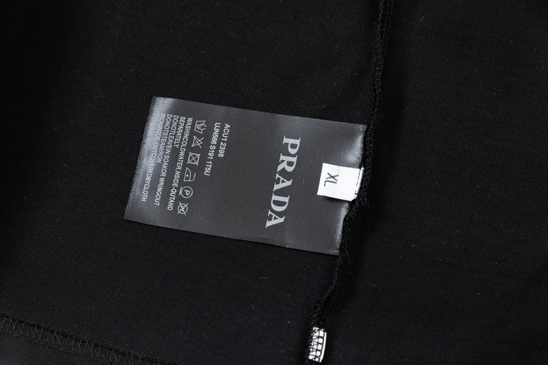 【PRADA  公式旗艦店】プラダ  Tシャツ ご好評に付き再入荷！250213