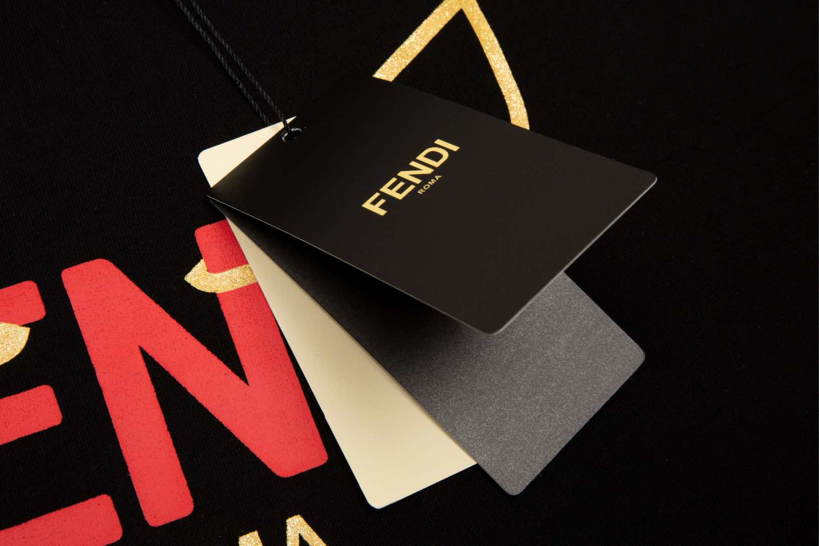 【FENDI公式旗艦店】フェンディ  Tシャツ ご好評に付き再入荷！ 250214