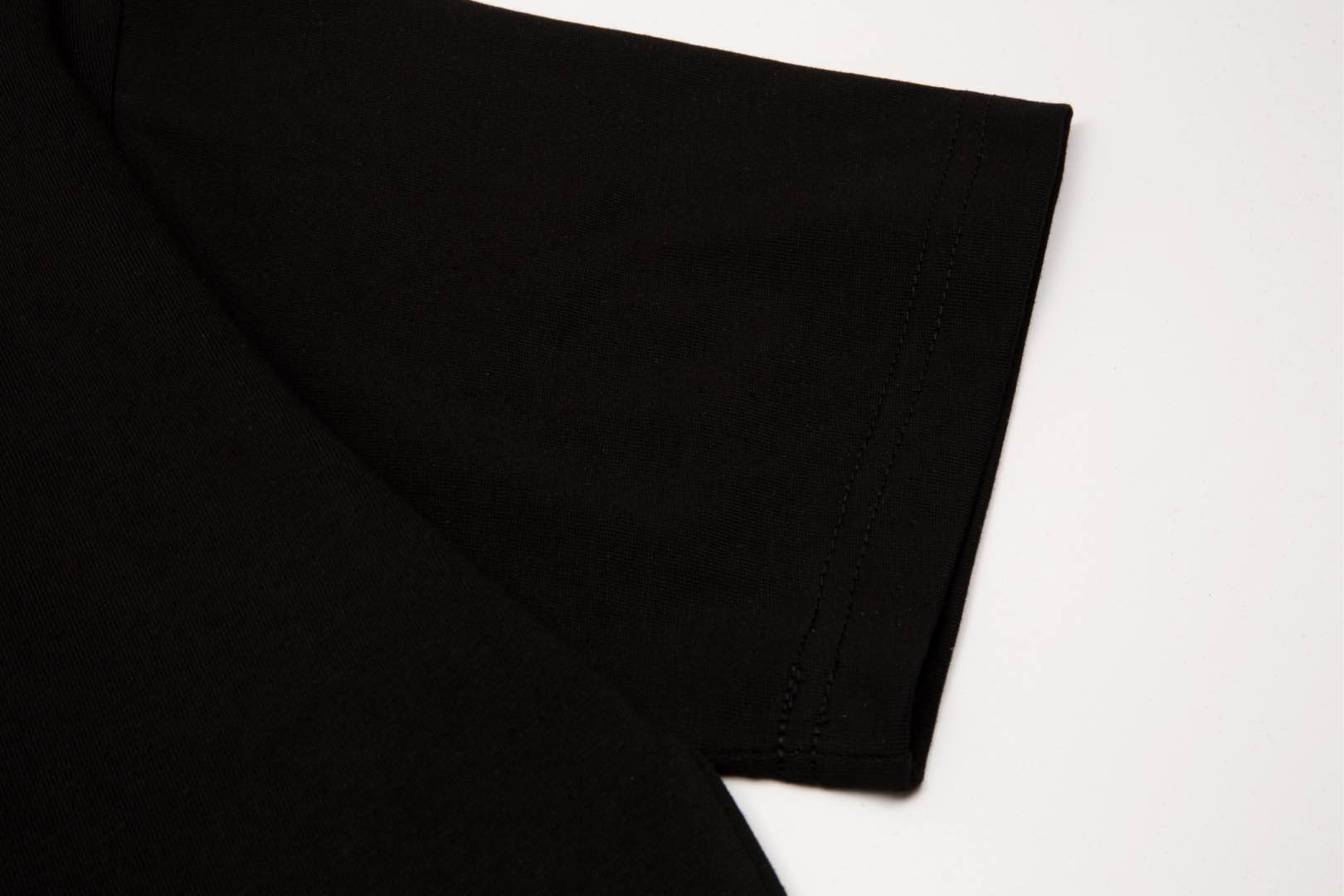 【GIVENCHY   公式旗艦店】 ジバンシー   Tシャツ ご好評に付き再入荷！ 250215