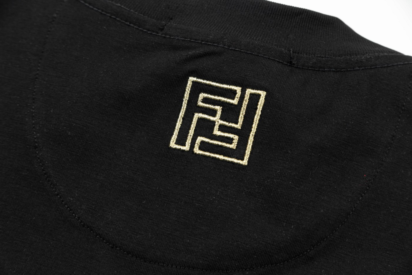 【FENDI公式旗艦店】フェンディ  Tシャツ ご好評に付き再入荷！ 250214