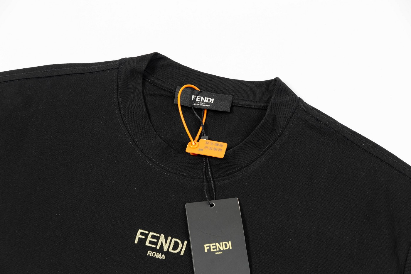 【FENDI公式旗艦店】フェンディ  Tシャツ ご好評に付き再入荷！ 250214