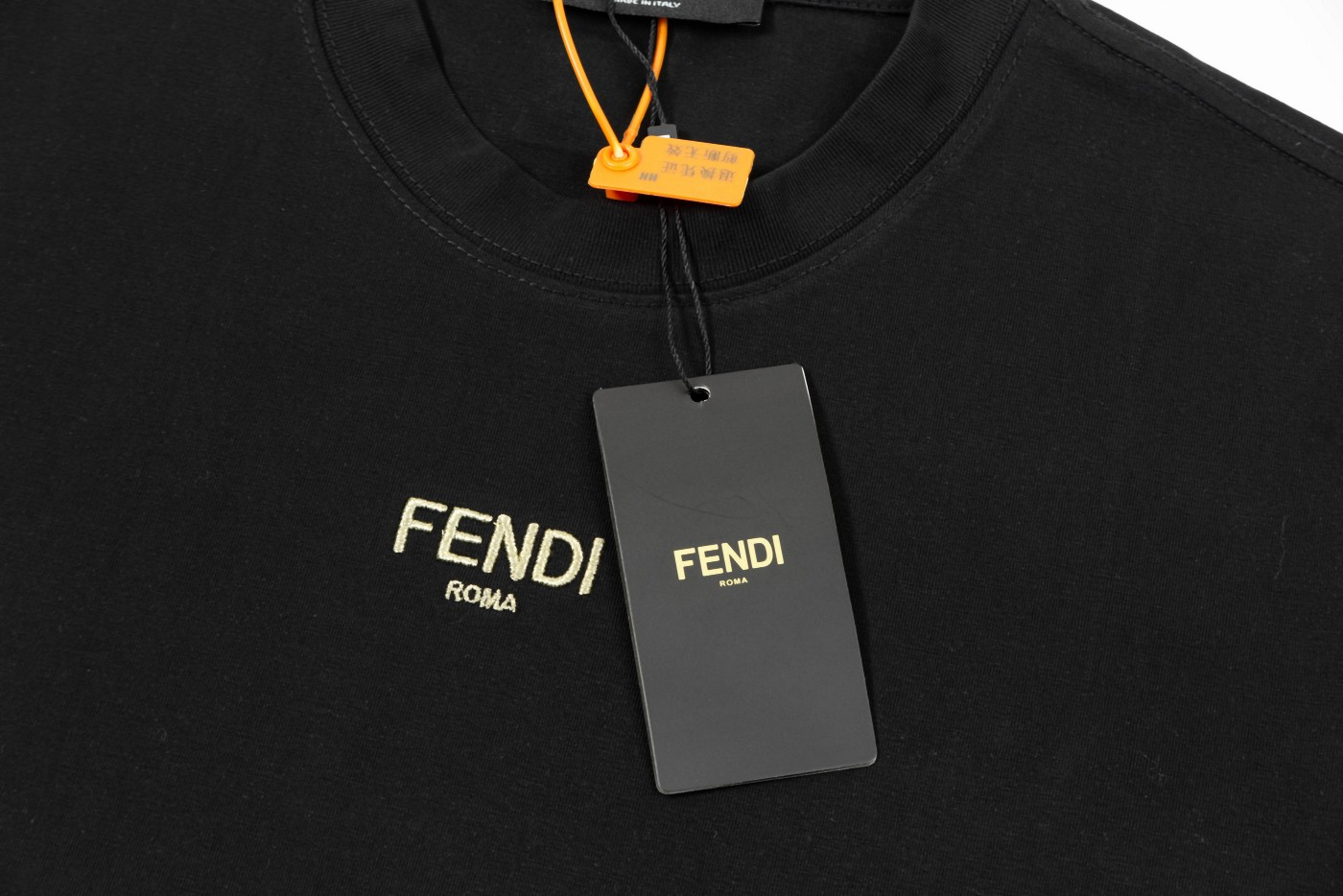【FENDI公式旗艦店】フェンディ  Tシャツ ご好評に付き再入荷！ 250214