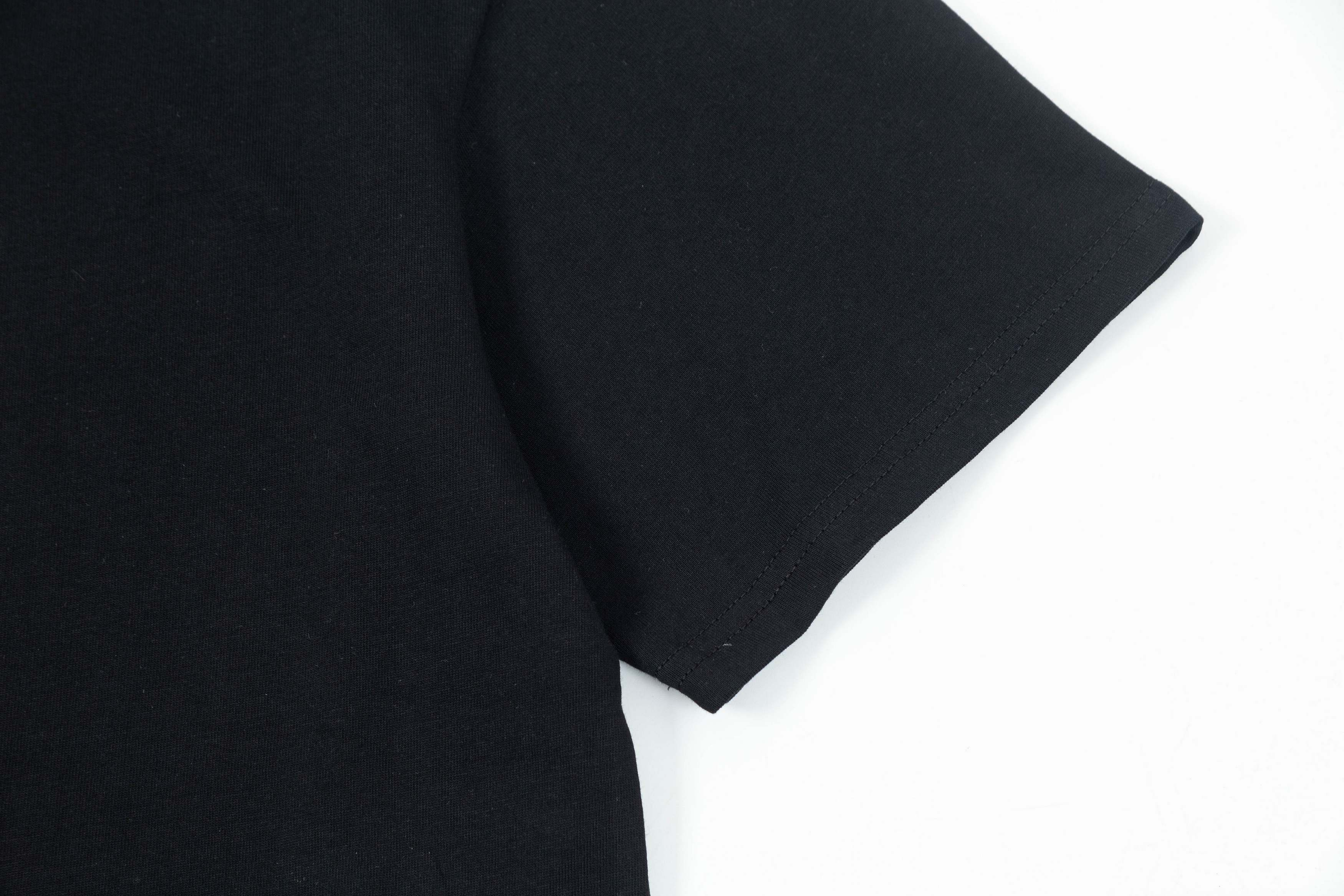 【FENDI公式旗艦店】フェンディ  Tシャツ ご好評に付き再入荷！ 250214