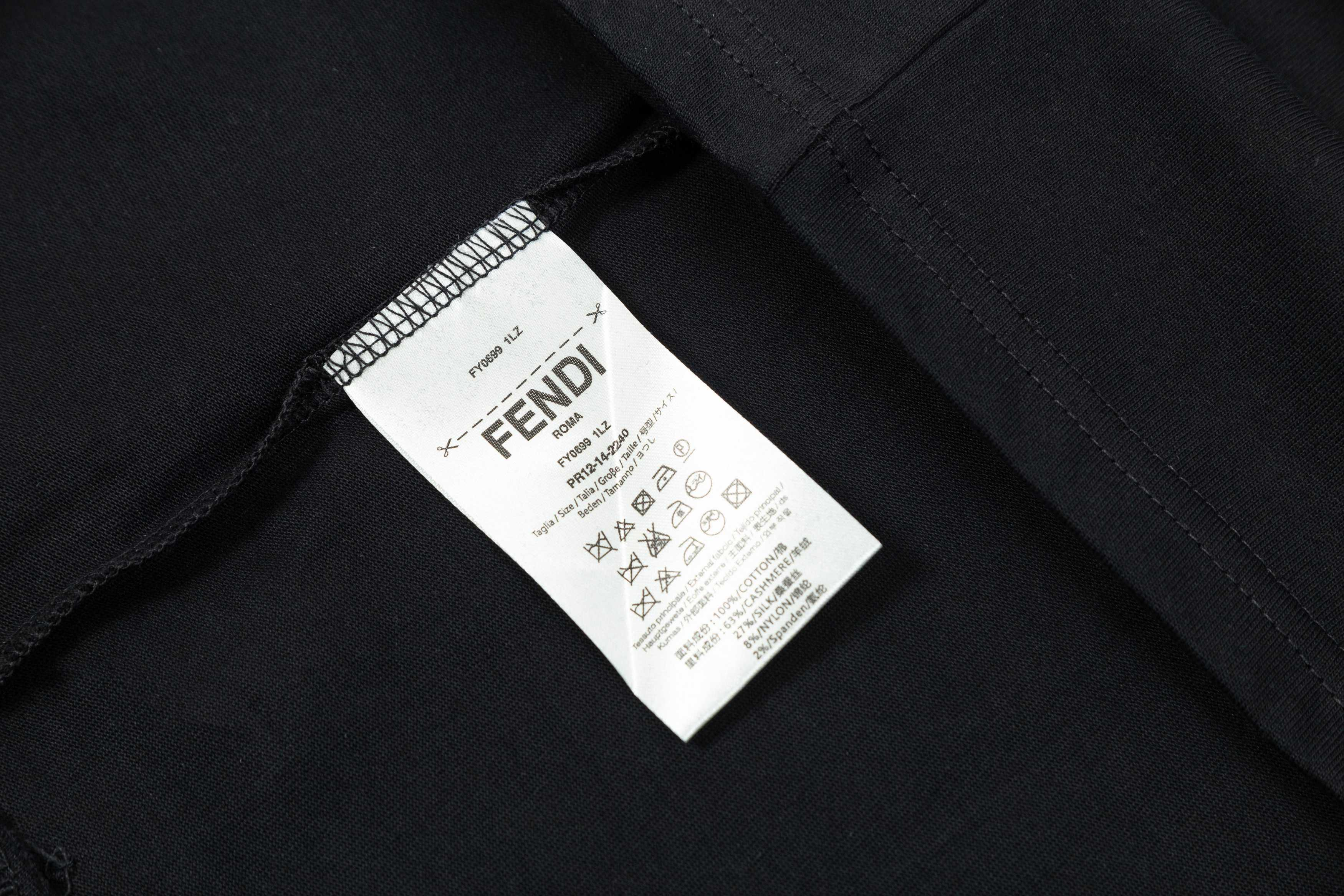 【FENDI公式旗艦店】フェンディ  Tシャツ ご好評に付き再入荷！ 250214