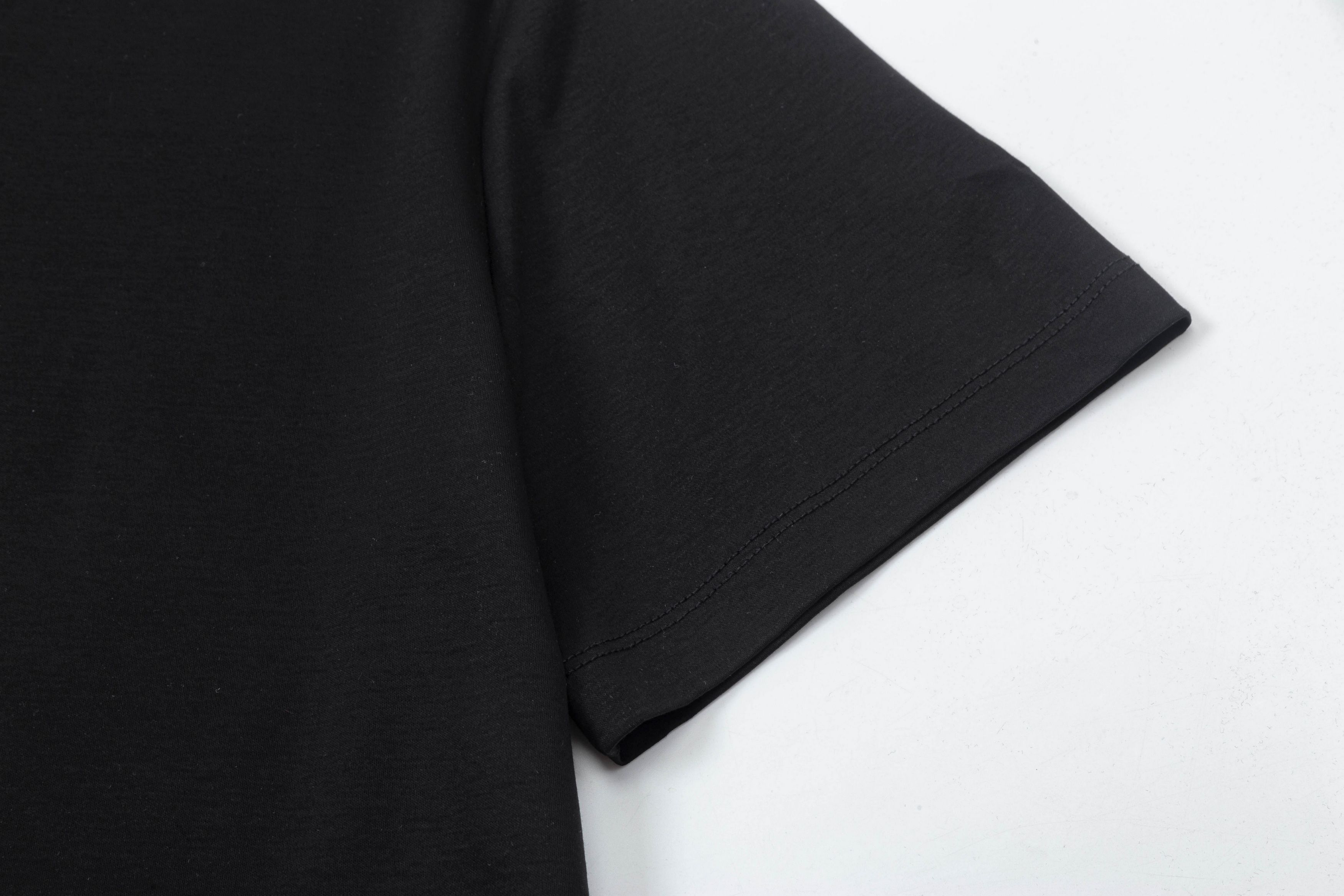 【FENDI公式旗艦店】フェンディ  Tシャツ ご好評に付き再入荷！ 250214