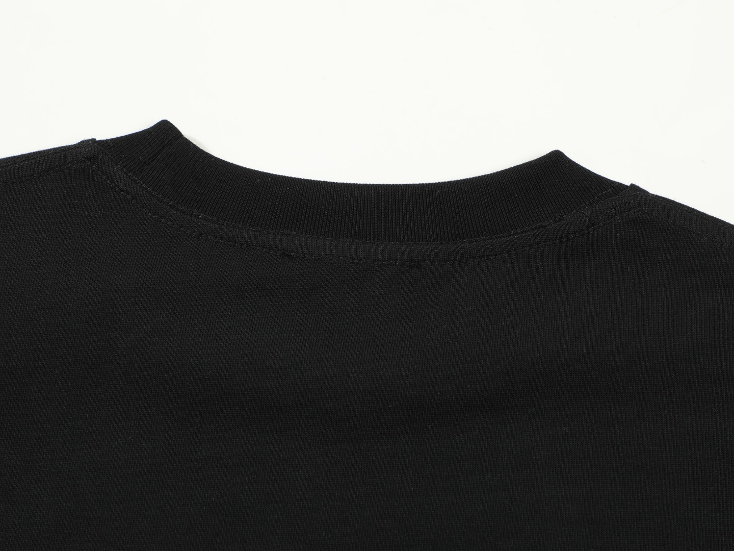 【FENDI公式旗艦店】フェンディ  Tシャツ ご好評に付き再入荷！ 250214