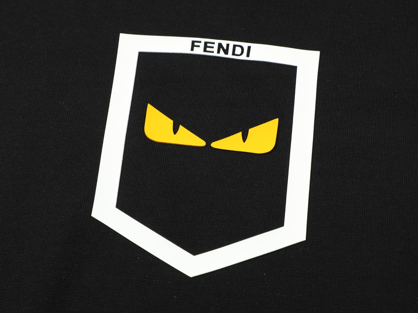 【FENDI公式旗艦店】フェンディ  Tシャツ ご好評に付き再入荷！ 250214