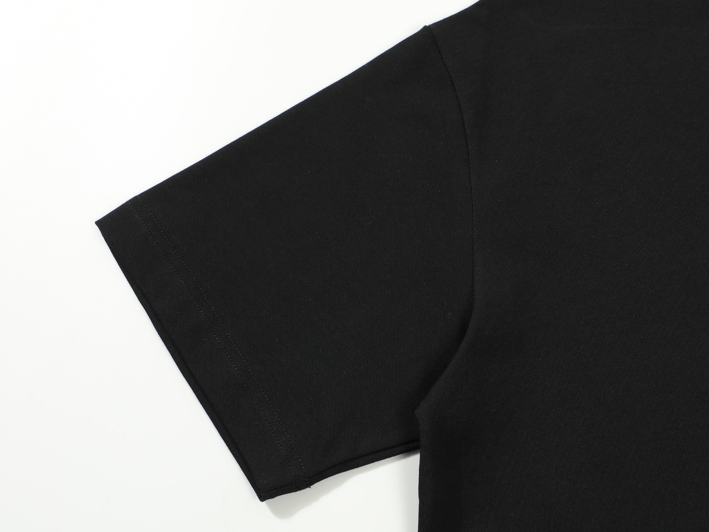 【FENDI公式旗艦店】フェンディ  Tシャツ ご好評に付き再入荷！ 250214