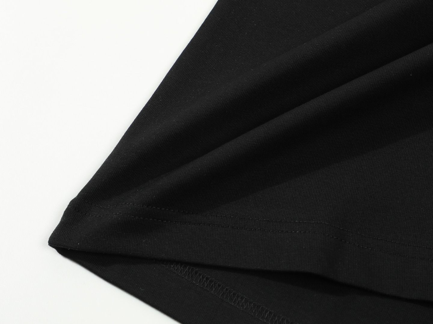 【FENDI公式旗艦店】フェンディ  Tシャツ ご好評に付き再入荷！ 250214