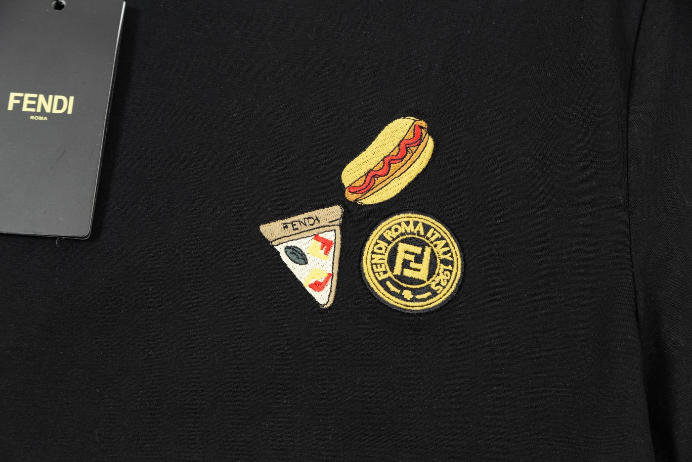 【FENDI公式旗艦店】フェンディ  Tシャツ ご好評に付き再入荷！ 250214