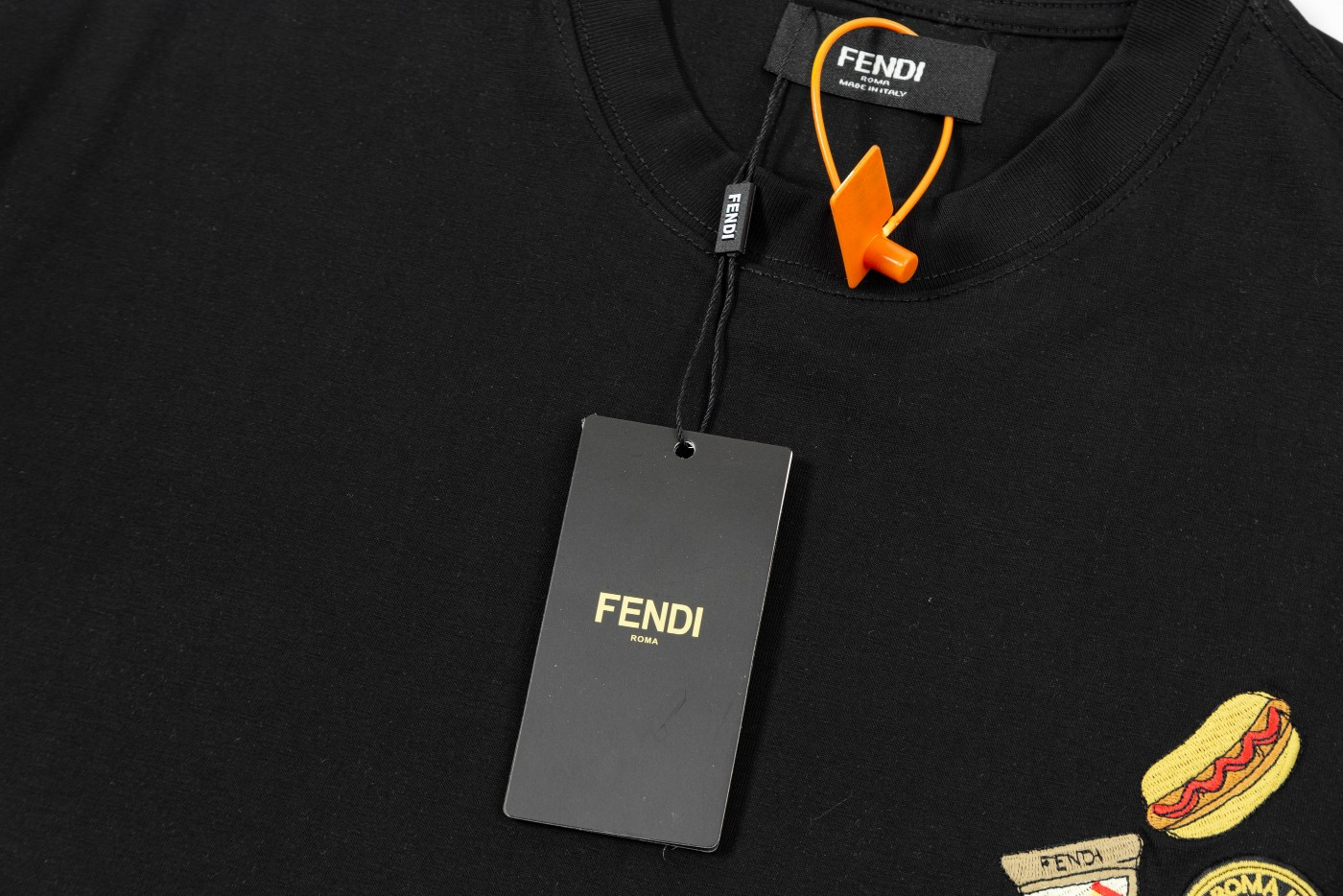 【FENDI公式旗艦店】フェンディ  Tシャツ ご好評に付き再入荷！ 250214