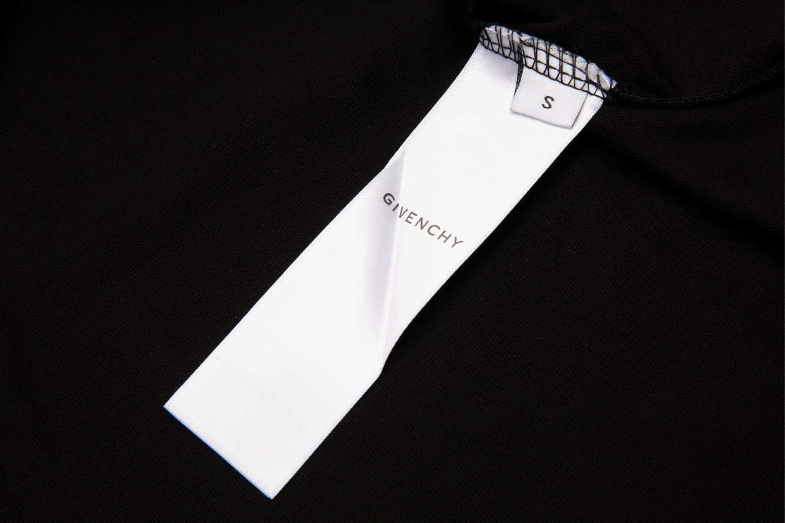 【GIVENCHY   公式旗艦店】 ジバンシー   Tシャツ ご好評に付き再入荷！ 250215