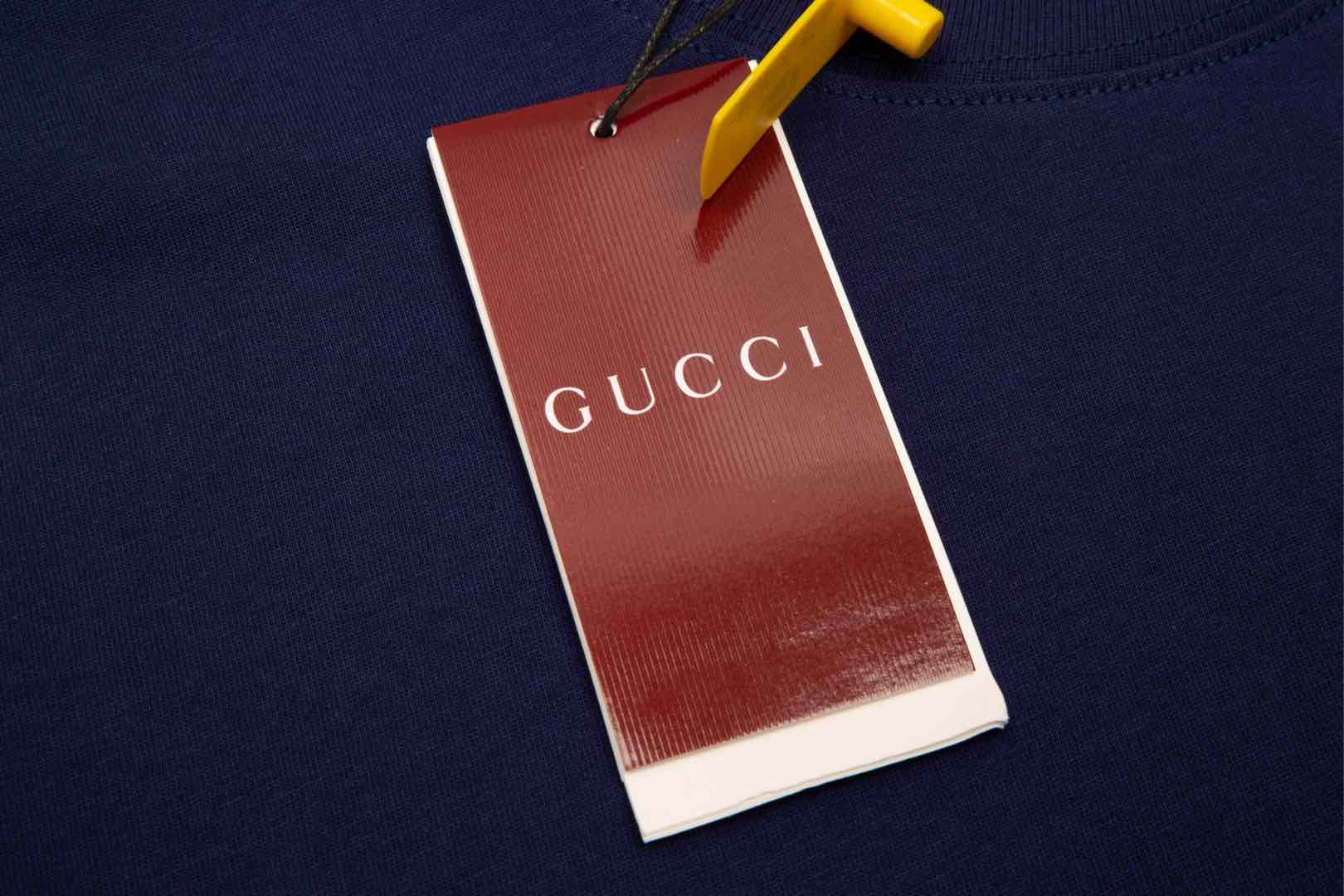 【GUCCI 公式旗艦店】クッチ   Tシャツ ご好評に付き再入荷！ 250214