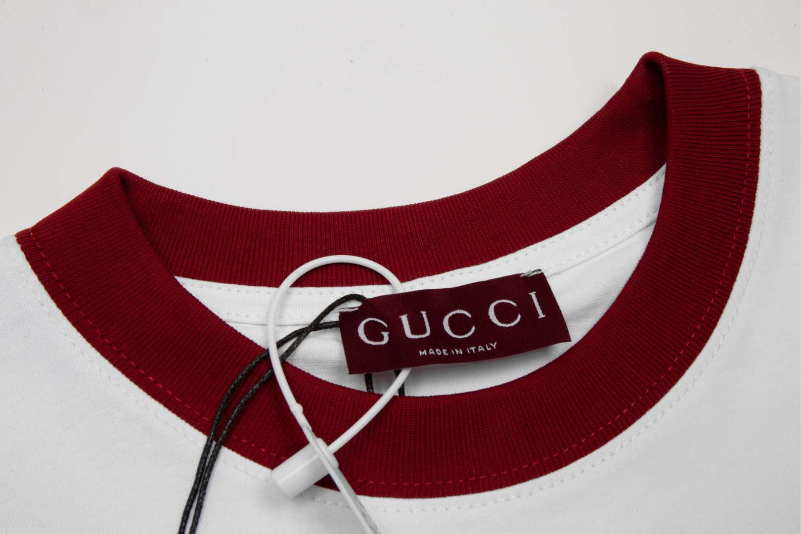 【GUCCI 公式旗艦店】クッチ   Tシャツ ご好評に付き再入荷！ 250214