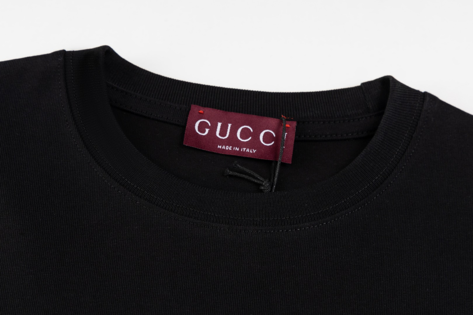 【GUCCI 公式旗艦店】クッチ   Tシャツ ご好評に付き再入荷！ 250214