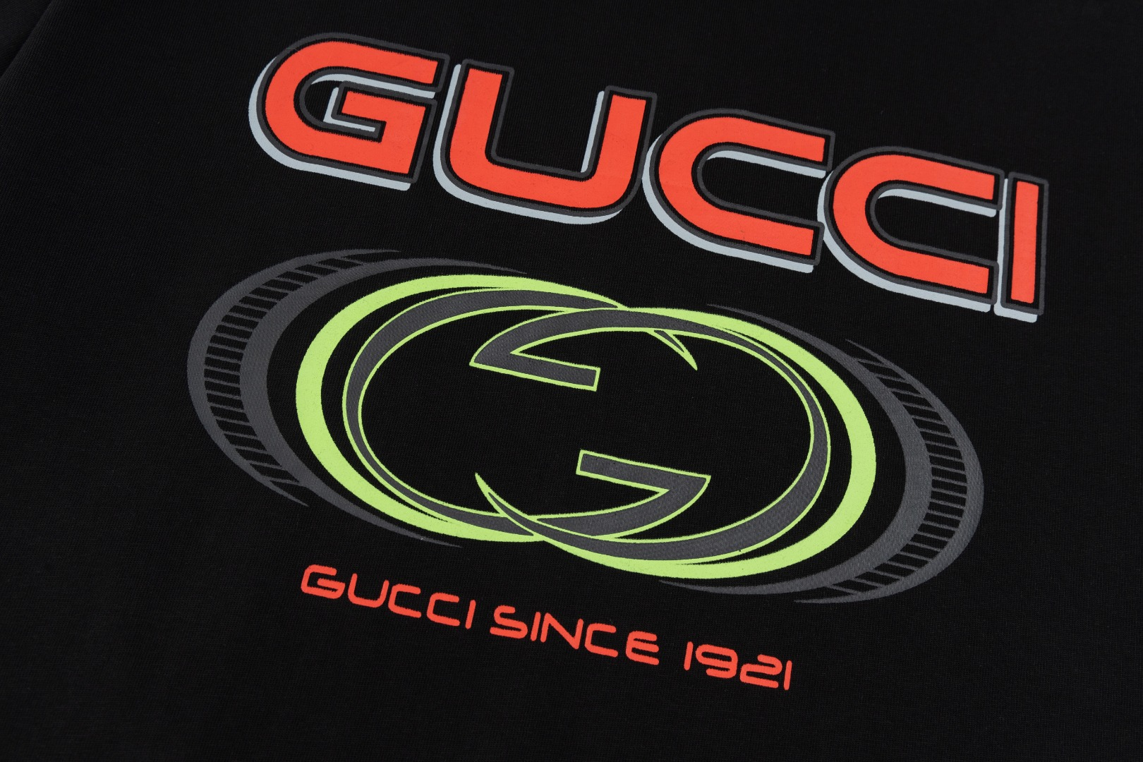 【GUCCI 公式旗艦店】クッチ   Tシャツ ご好評に付き再入荷！ 250214